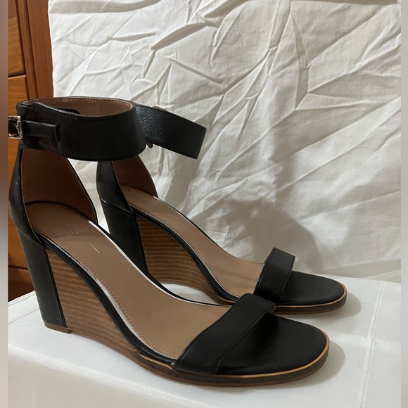 Linea Paolo Women's Elodie Ankle Strap Wedge Sandals Black​ - Picture 2 of 4